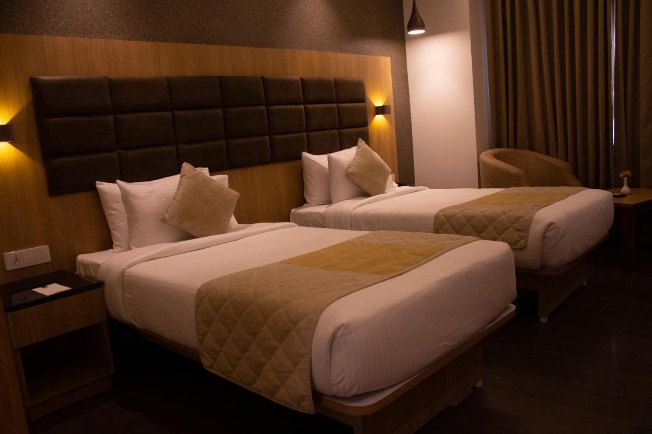 Shivas Galaxy Hotel Devanahalli Eksteriør billede