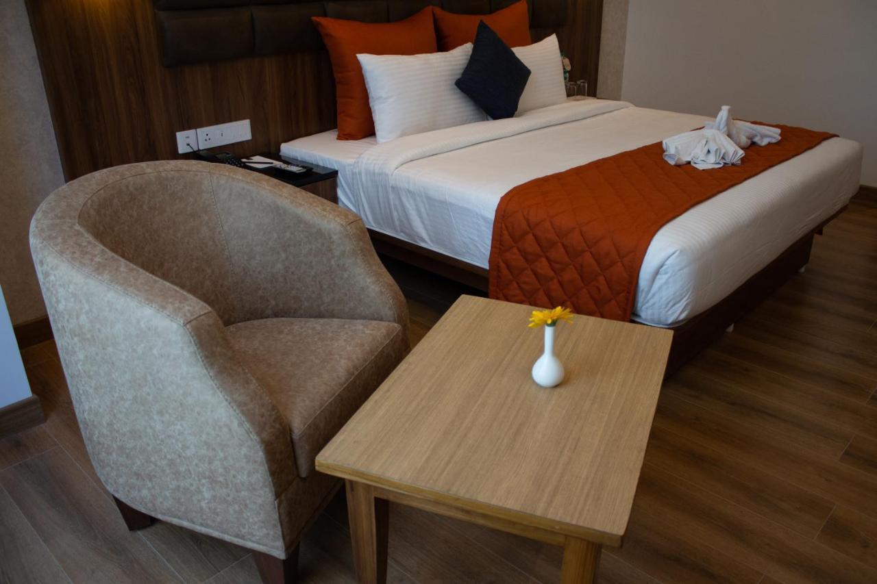 Shivas Galaxy Hotel Devanahalli Eksteriør billede