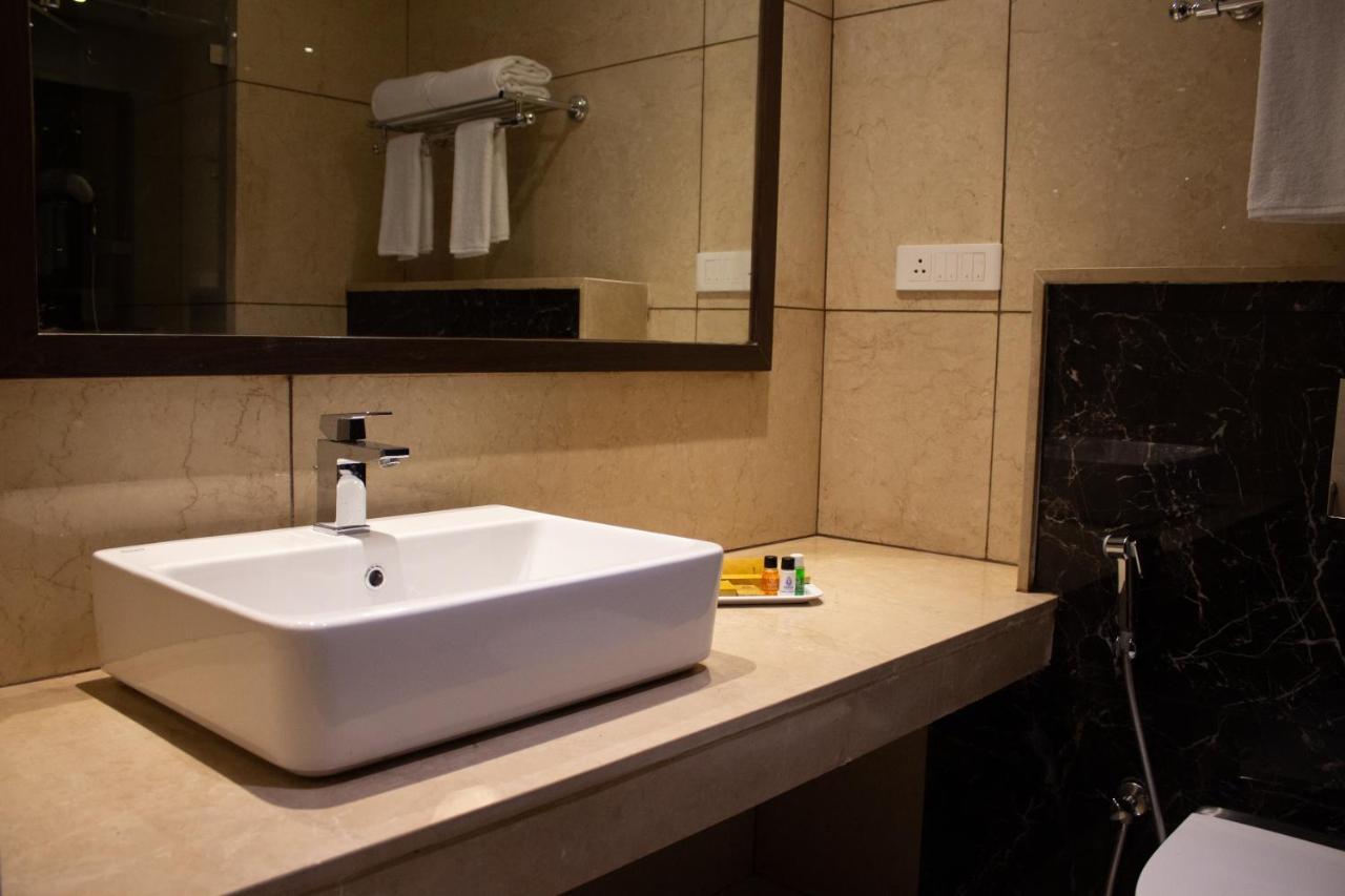 Shivas Galaxy Hotel Devanahalli Eksteriør billede