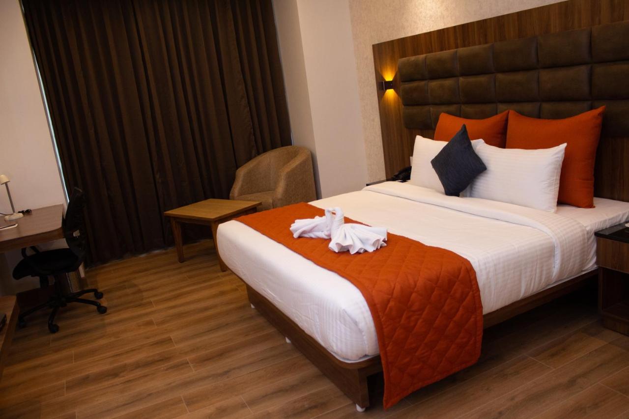 Shivas Galaxy Hotel Devanahalli Eksteriør billede
