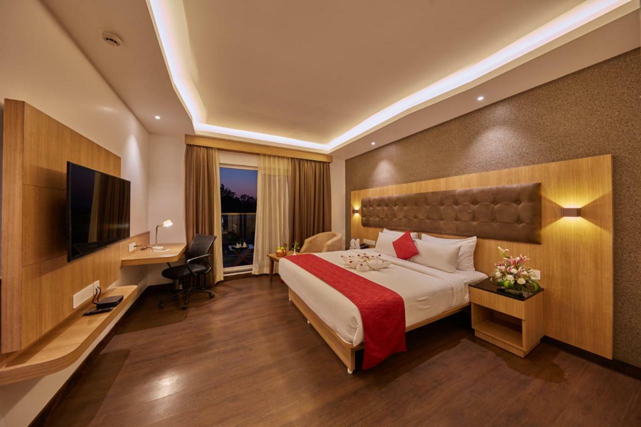 Shivas Galaxy Hotel Devanahalli Eksteriør billede