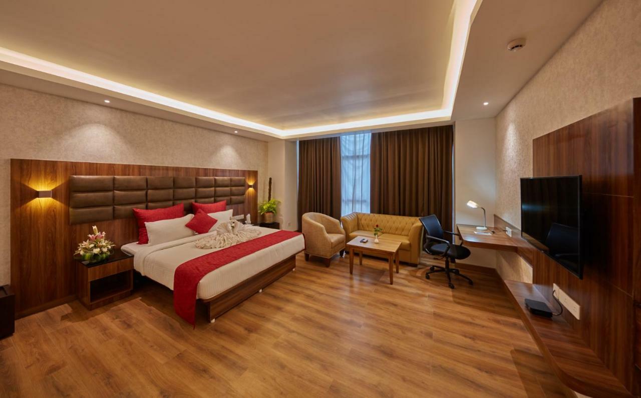 Shivas Galaxy Hotel Devanahalli Eksteriør billede
