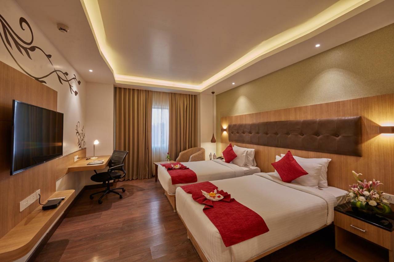 Shivas Galaxy Hotel Devanahalli Eksteriør billede